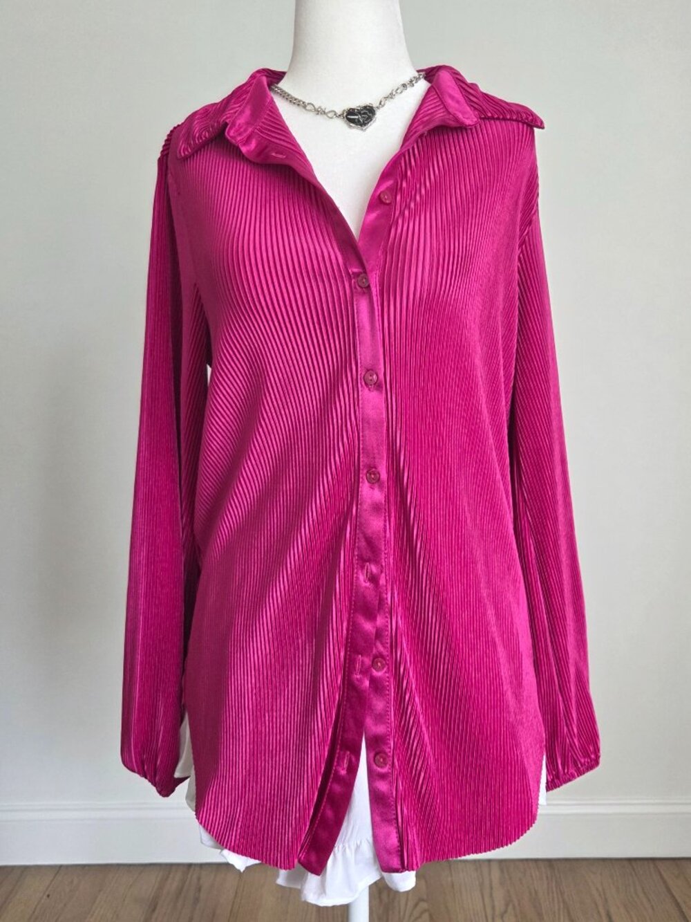 Magenta Pleated Plisse Blouse Medium Pink Satin Collared Button Down Luxury Boho - Picture 11 of 11